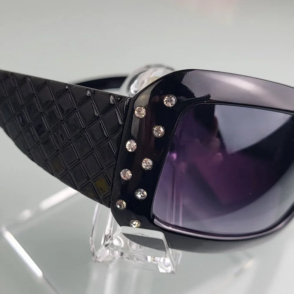 NWT DESIGNER INSPIRED WOMEN'S RHINESTONE ACCENT SUNGLASSES (2 for $25)